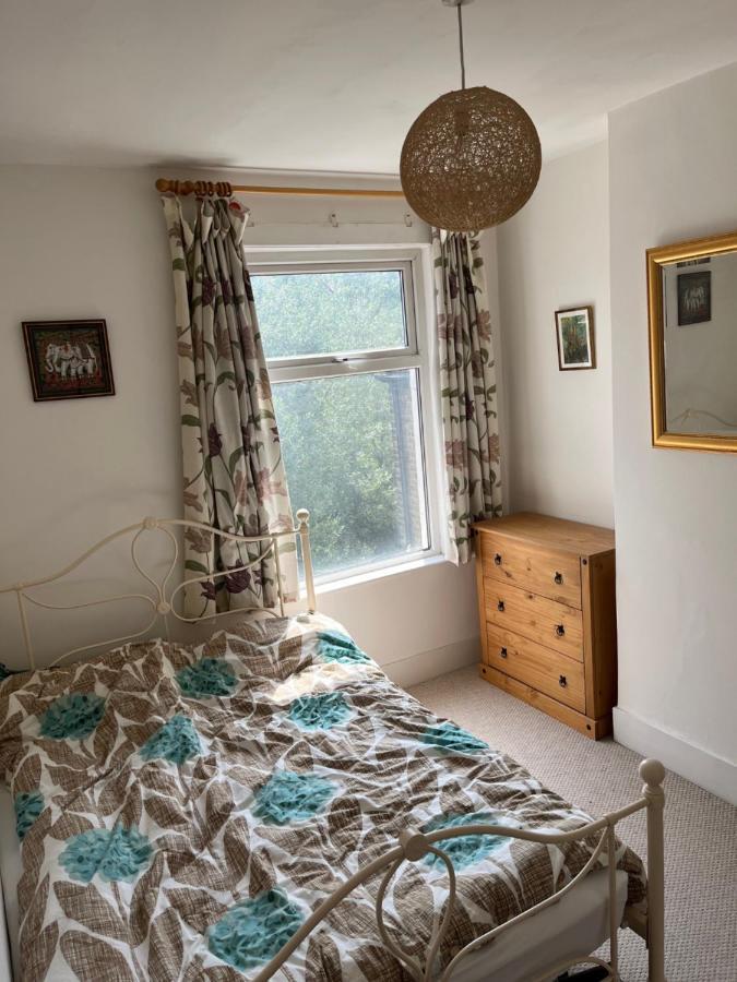 Peaceful London Retreat Apartment Bagian luar foto